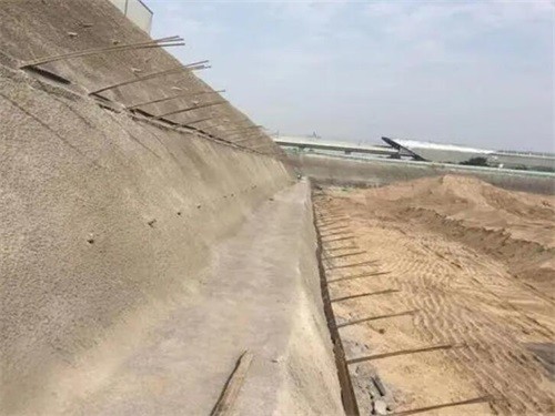 琼山河道边坡加固